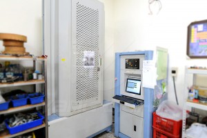 Máy kéo nén dọc (Giới hạn lực kéo 175 kN)