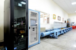 Máy kéo nén ngang (Giới hạn lực kéo 490 kN)